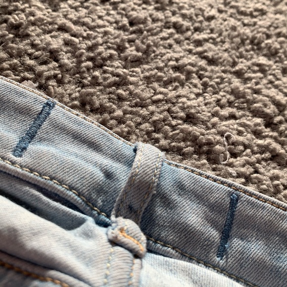 Light washed Hollister skinny jeggings, size 1L - Picture 7 of 9
